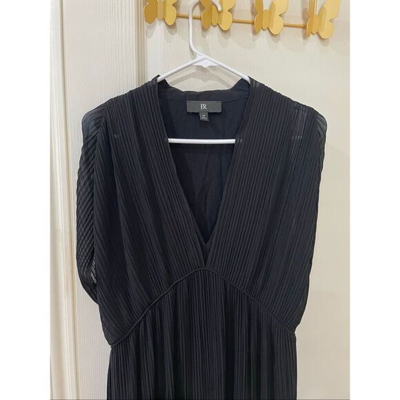 Banana Republic Ana Pleated Maxi Dress Size Medium - Picture 3 of 9